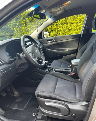 Hyundai Tucson cena 58000 przebieg: 264000, rok produkcji 2016 z Warszawa małe 92